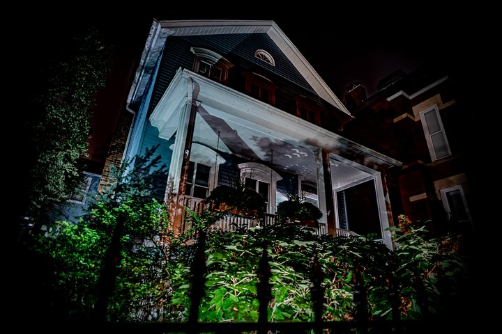 Discover the mysteries of Chicago’s haunted history as you explore eerie houses shadowed by the night where untold stories of the past linger amongst the whispering winds.